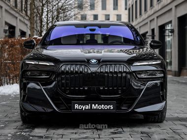 BMW i7  2024 