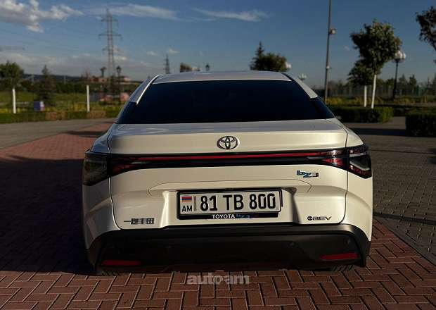 Toyota Bz3