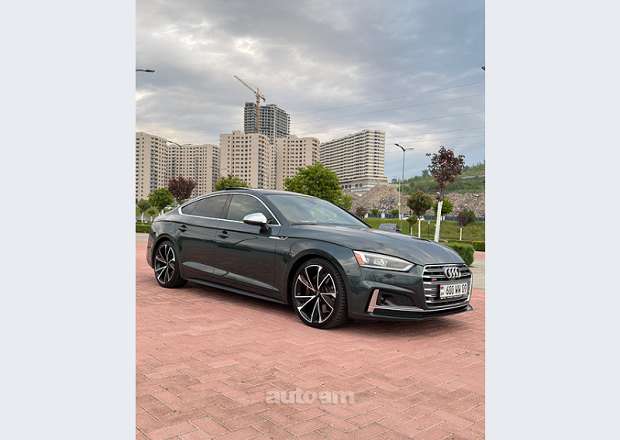 Audi S5