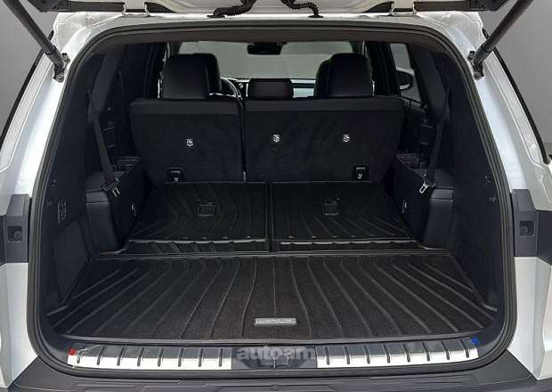 Lexus TX