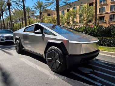 Tesla Cybertruck  2024 