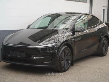 Tesla Model Y  2025 