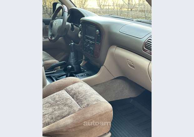 Toyota Land Cruiser 100