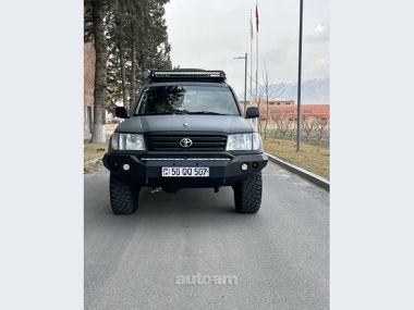 Toyota Land Cruiser 100  2001 