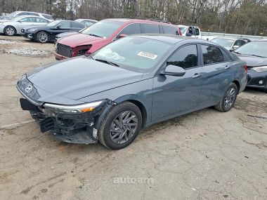 Hyundai Elantra  2024 