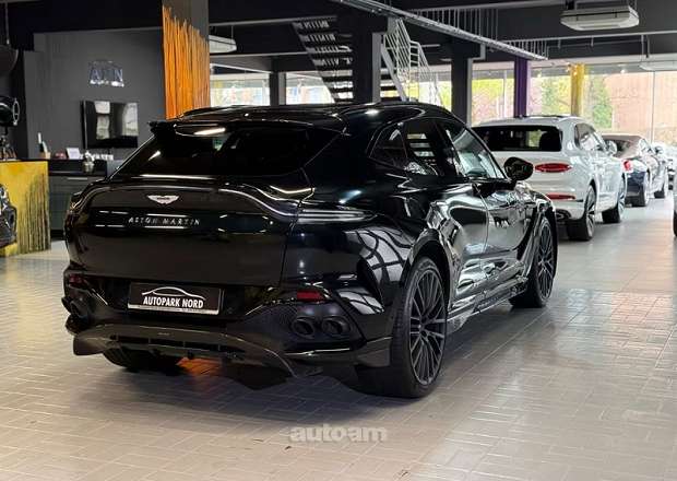 Aston Martin DBX