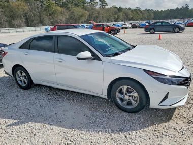 Hyundai Elantra  2021 