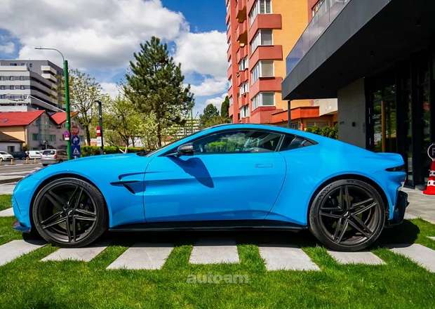 Aston Martin V8 Vantage
