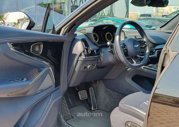 Aston Martin DBX