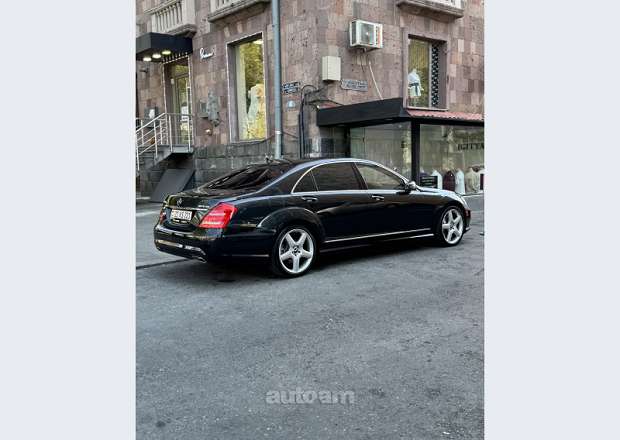 Mercedes-Benz S 550