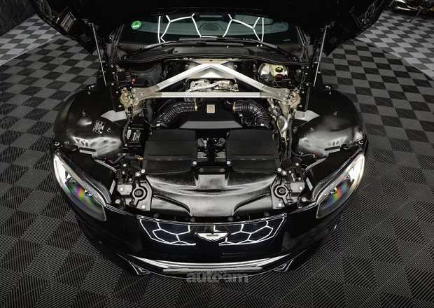 Aston Martin V8 Vantage