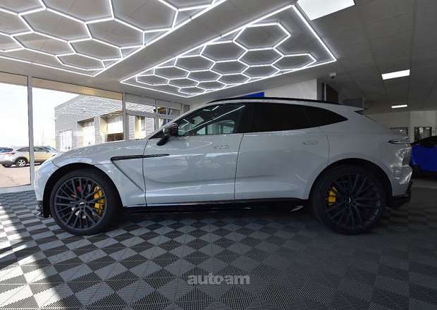 Aston Martin DBX