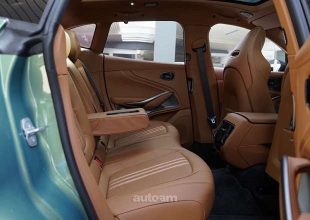 Aston Martin DBX