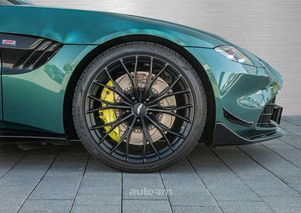 Aston Martin V8 Vantage
