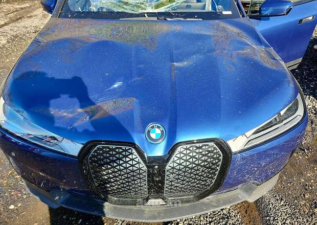 BMW iX
