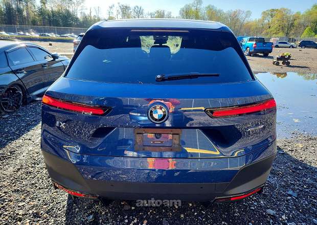 BMW iX