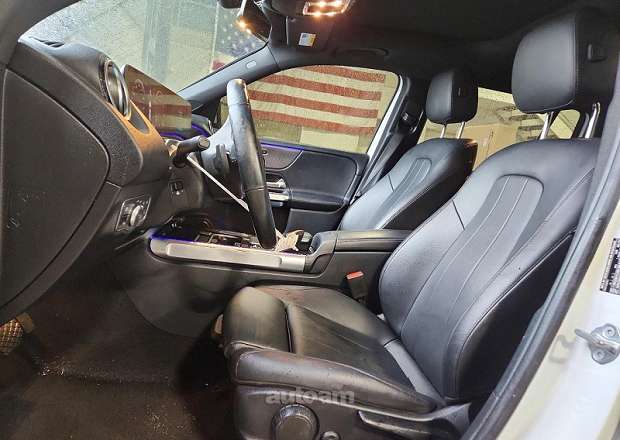 Mercedes-Benz GLB 250