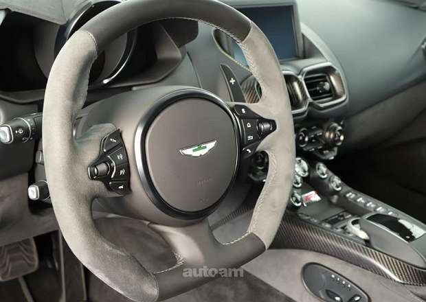 Aston Martin V8 Vantage