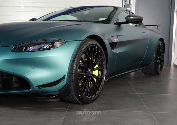 Aston Martin V8 Vantage