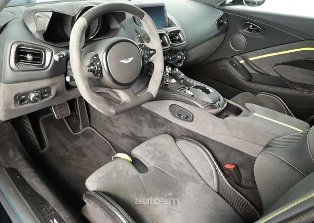 Aston Martin V8 Vantage