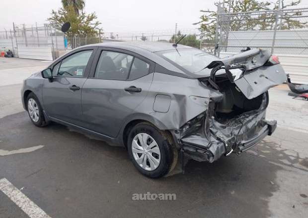 Nissan Versa