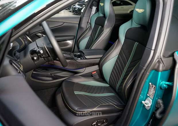 Aston Martin DBX