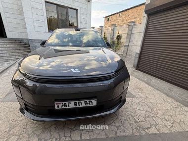 Lixiang Li L6  2025 