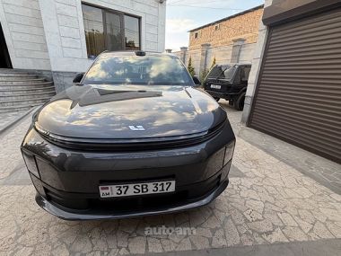 Lixiang Li L6  2025 