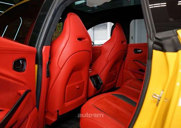 Aston Martin DBX