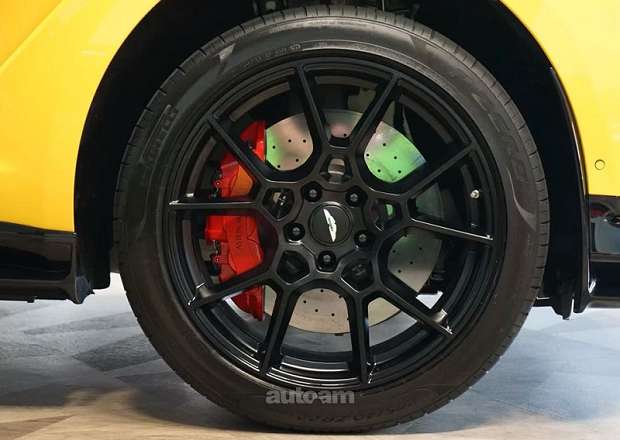Aston Martin DBX
