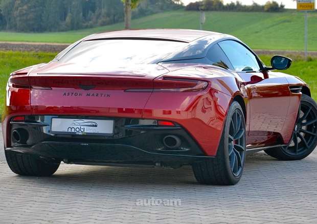 Aston Martin DB11