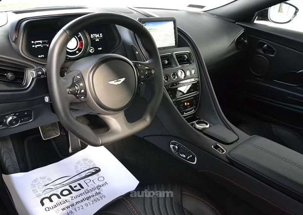 Aston Martin DB11