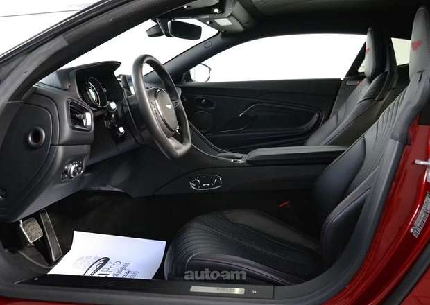 Aston Martin DB11