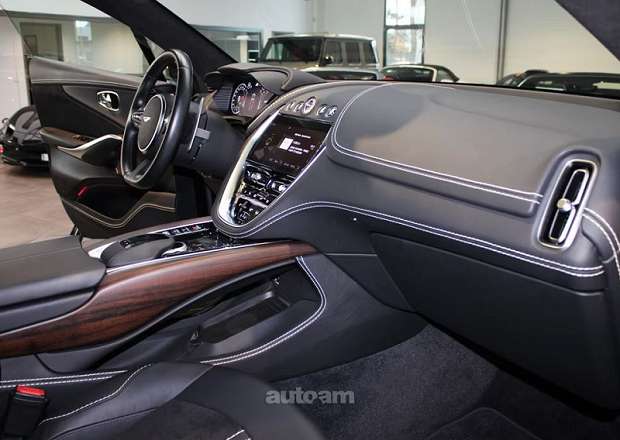Aston Martin DBX