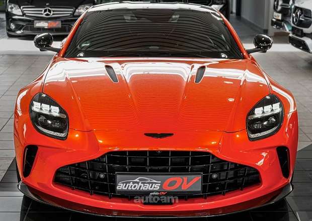 Aston Martin V8