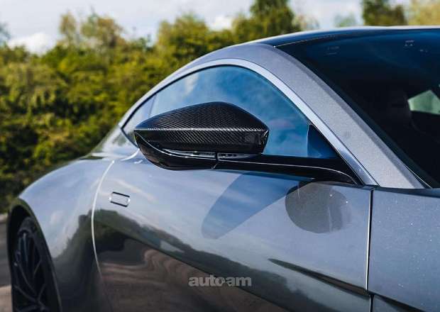 Aston Martin V 12 Vanguish