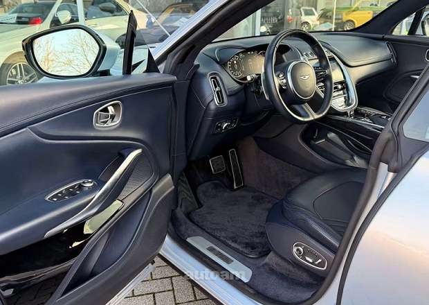 Aston Martin DBX