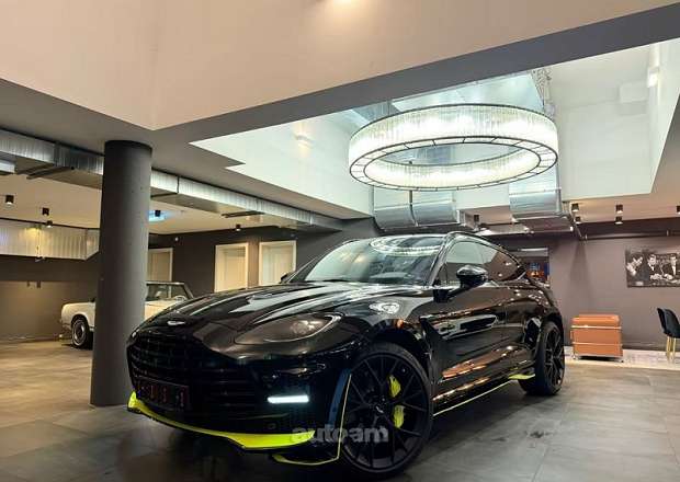 Aston Martin DBX