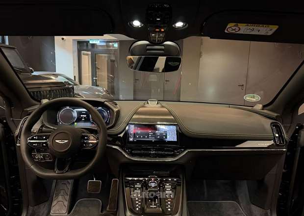 Aston Martin DBX