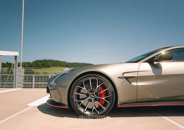 Aston Martin V8 Vantage