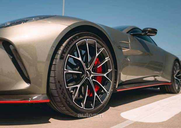 Aston Martin V8 Vantage