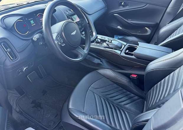 Aston Martin DBX