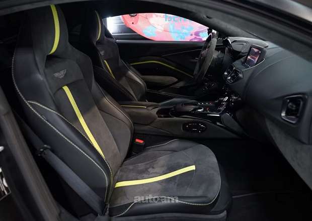 Aston Martin V8 Vantage
