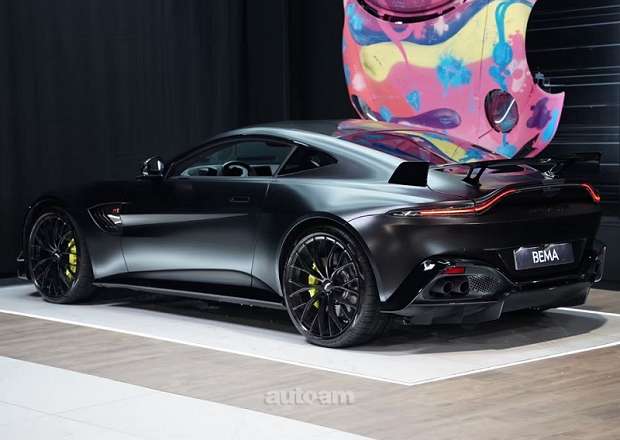 Aston Martin V8 Vantage