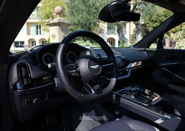 Aston Martin DBX