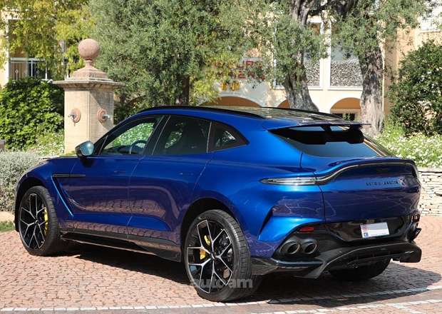 Aston Martin DBX