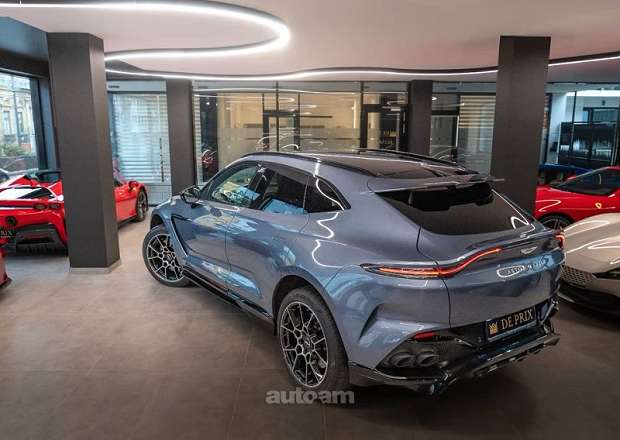 Aston Martin DBX