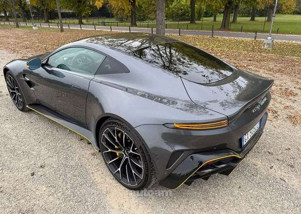 Aston Martin Vantage
