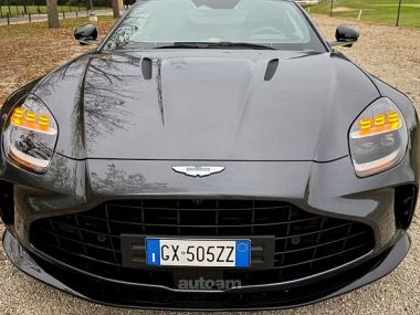 Aston Martin Vantage  2025 