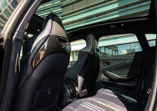 Aston Martin DBX